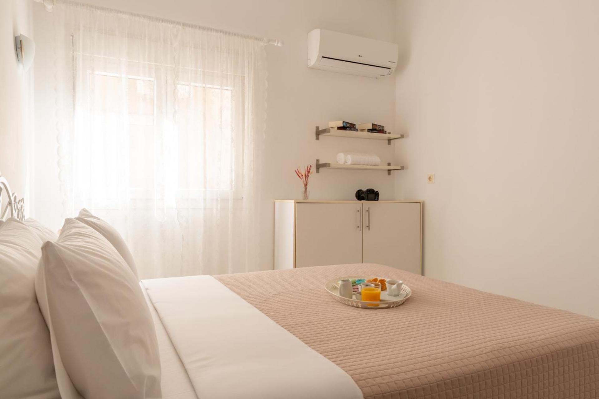 Elio A 1Bdr Apt With Garden 1 Min From The Beach By Hospi Kandiye Dış mekan fotoğraf