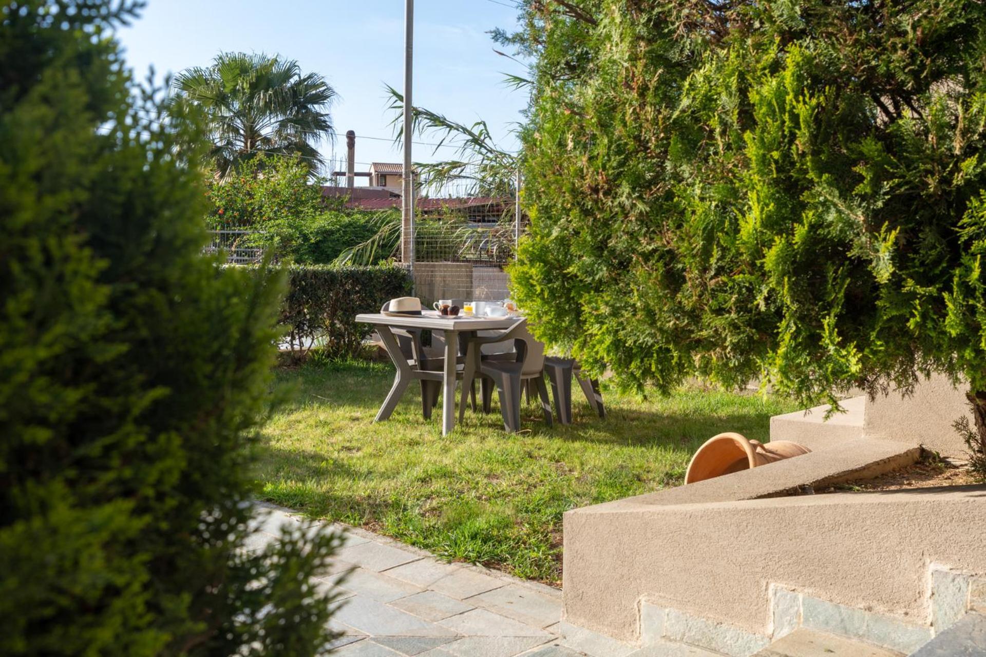 Elio A 1Bdr Apt With Garden 1 Min From The Beach By Hospi Kandiye Dış mekan fotoğraf